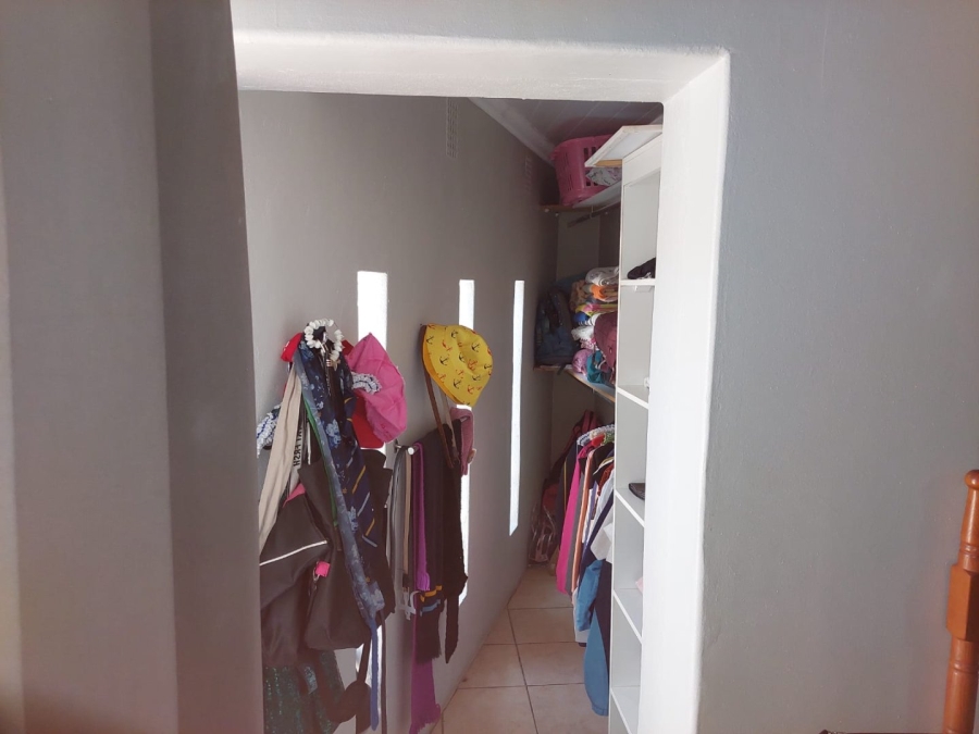 To Let 4 Bedroom Property for Rent in Adamayview North West